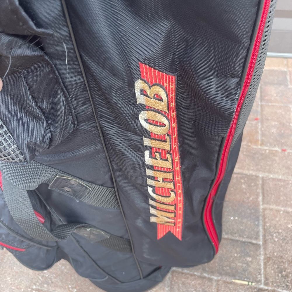 michelob golf cart bag with shoulder strap and 6 club dividers .